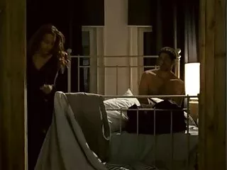 키가 큰 스키니 남성 유명 인사를 함께 도로에 Dehati bf Dehati bf