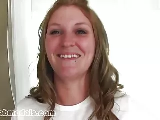 여자에 앉아 큰 수탉의 얼굴 섹시한 비디오는 유튜브 농민 힌디어,